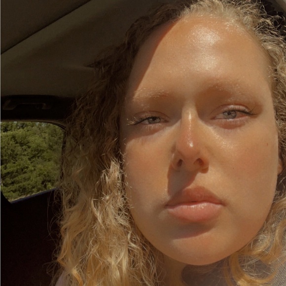 Meet your Posher, Steph - Picture 1 of 1